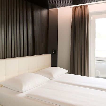 Hotel Velden - 24 Checkin Zimmer Im Zentrum Velden am Wörthersee Exterior foto